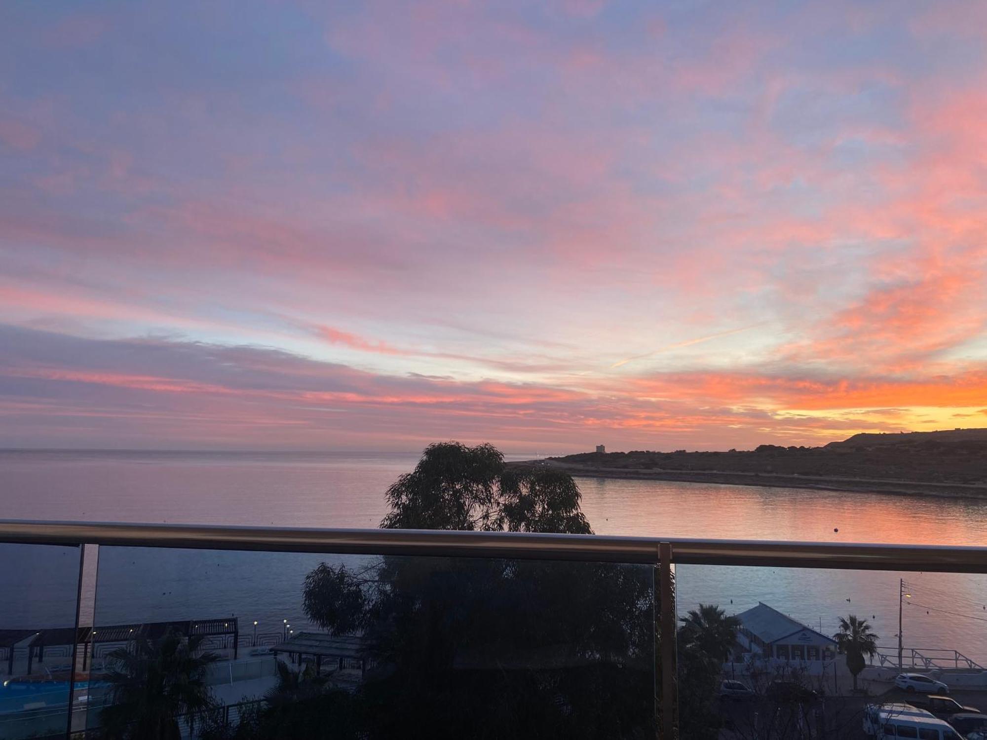Sunrise Bay Apartments - Frontline Sea Views St. Paul's Bay Exterior foto
